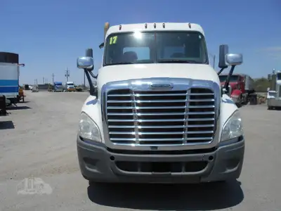 Used 2017 FREIGHTLINER CASCADIA 125 Conventional trucks Arizona US | Tuscon Trux & Equipment Sales #1542900