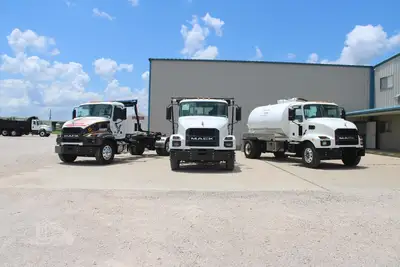 New | in-Stock 2027 MACK MD7 Rolloff Trucks Texas US | Roll Off Truck World #1491910