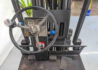 USED 1995 CROWN 30SCTT-S