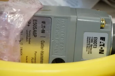 NEW CUTLER HAMMER E50AT36P LIMIT SWITCH