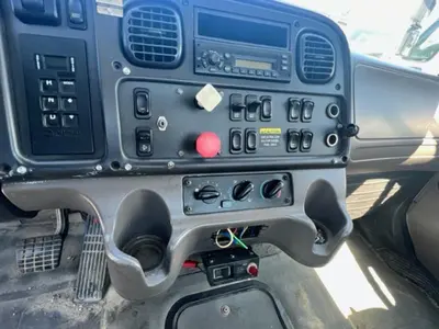 Used 2009 FREIGHTLINER BUSINESS CLASS M2112 Cab Chassis trucks Washington US | Puget Sound Truck Sales #1546526