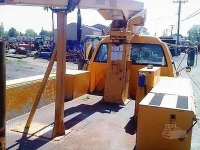USED 1998 VERSALIFT TEL29ENH