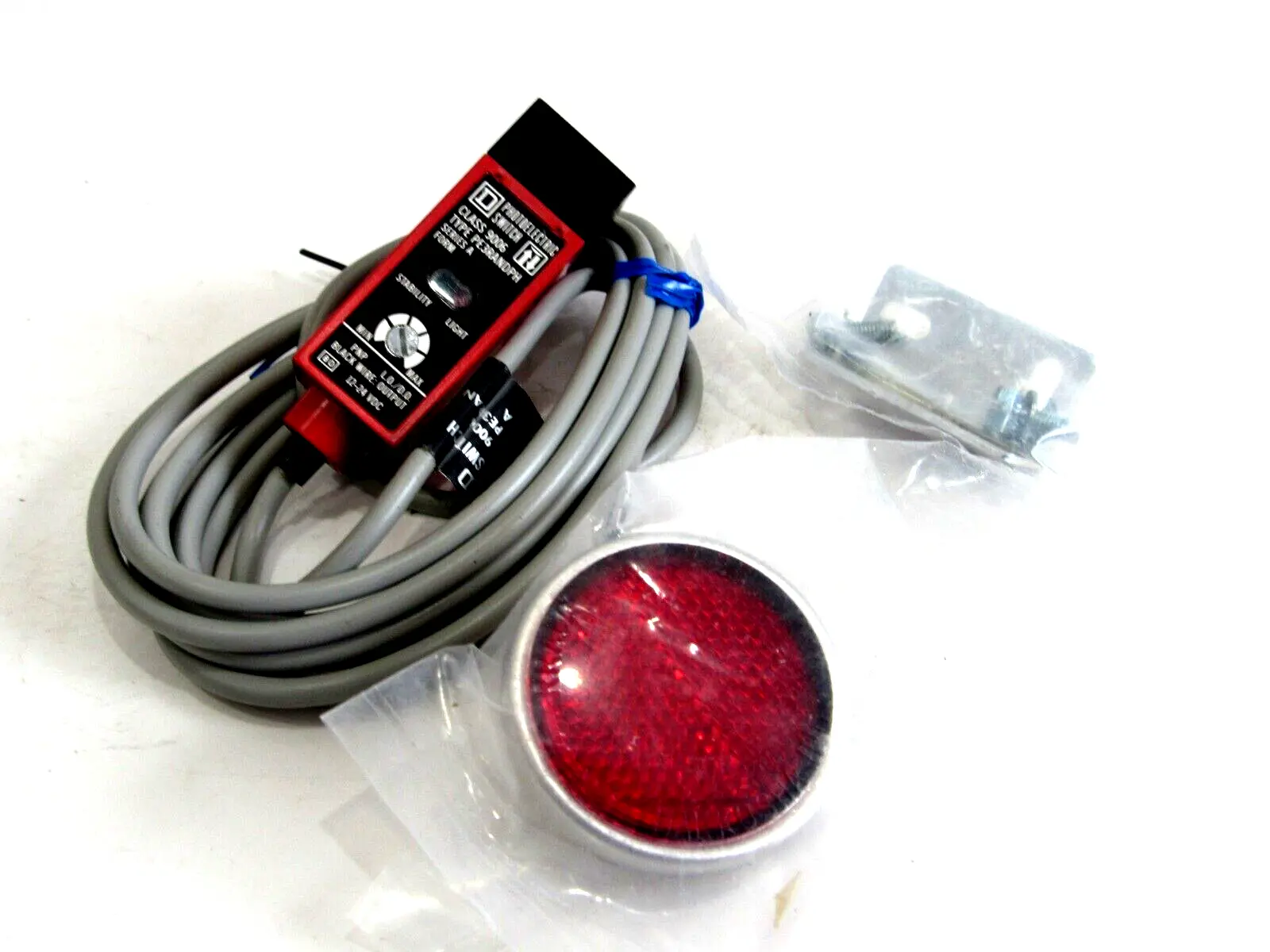 NEW SQUARE D 9006-PE3RANDPH PHOTOELECTRIC SWITCH 9006PE3RANDPH