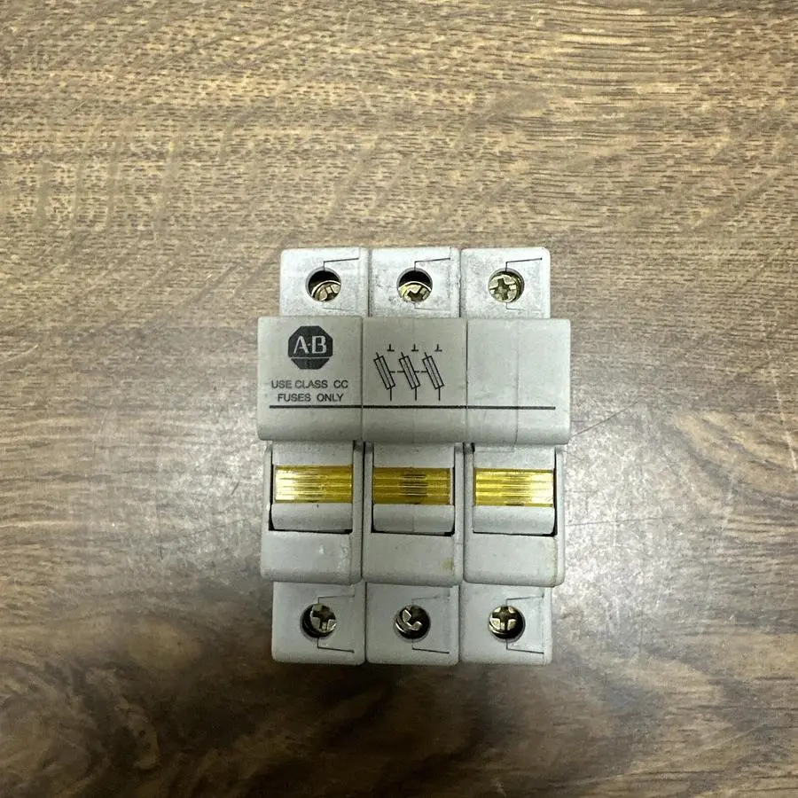 Used ALLEN-BRADLEY 1492-FB3C30-L Miscellaneous Equipment (Electrical & Power) | Surplus Asset Holdings #1202637