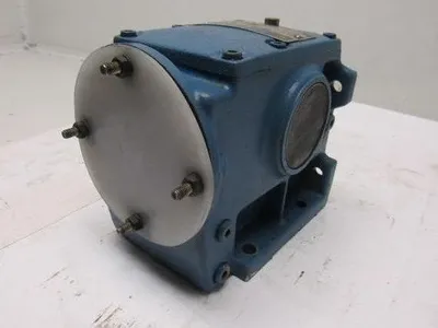 SEW-EURODRIVE S42D14DT71D4 Worm Gear Box Speed Reducer 29.70:1 Ratio
