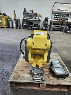 USED 2011 FANUC LR MATE 200IC