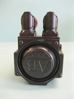 NEW Allen-Bradley MPL-B320P-MJ72AA