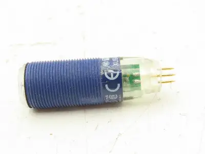 Telemecanique XUB4APANM12 Photoelectric Sensor 12-24V