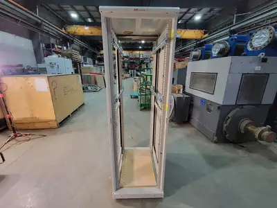 NetShelter SX Server Rack Enclosure 42U White 75"x25"x34"
