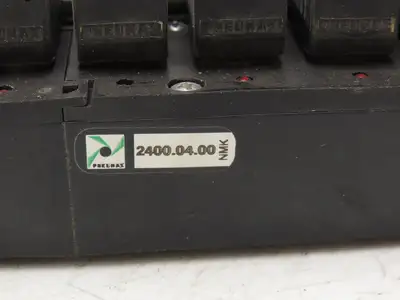 Pneumax OMRB213 Pneumatic Air Manifold Assembly 16 Valves 24vdc 145psi