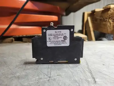 NEW CIRCUIT BREAKER INDUSTRIES QL18KM01