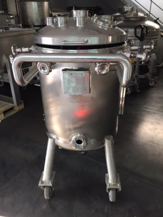 Used SAPPHIRE ENGINEERING 200 Litre Stainless Steel Tanks New Jersey US | Perry Equipment #120903
