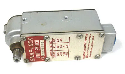 NEW NAMCO CONTROLS EA700-25002 SNAP-LOCK LIMIT SWITCH EA70025002