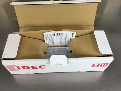 IDEC LF1D-F3G-2W-101 LED LIGHT STRIP 24VDC 15W Max. 3C-8