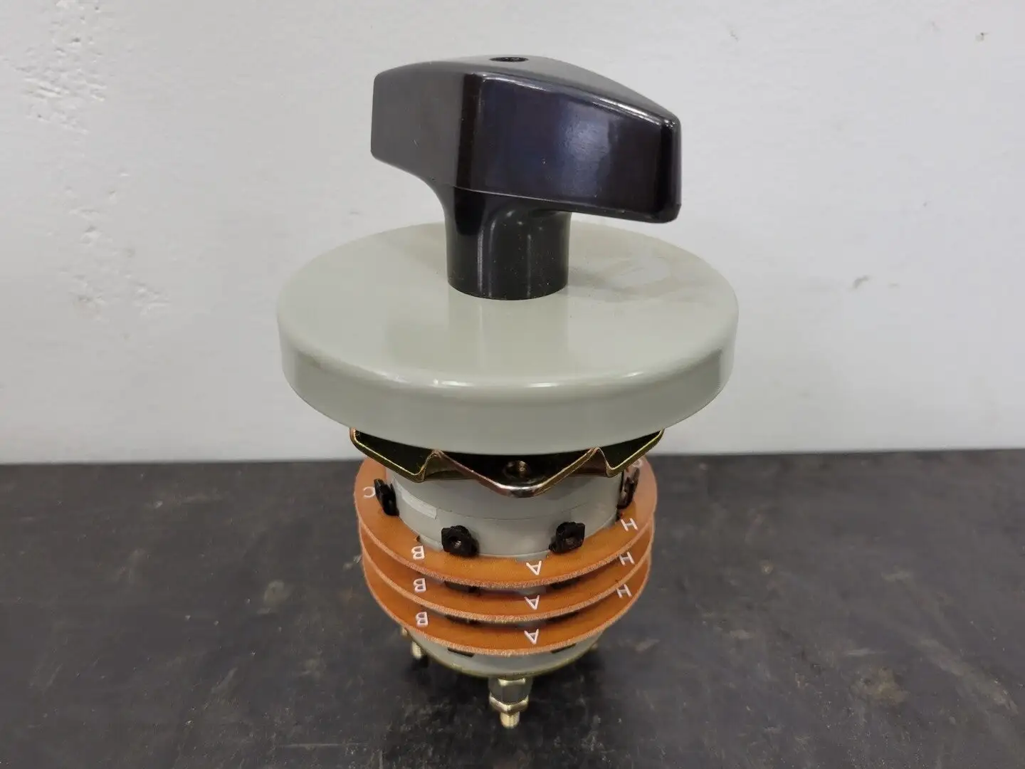 NEW ELECTROSWITCH 23304G