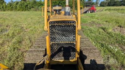 USED 1985 DEERE 450E