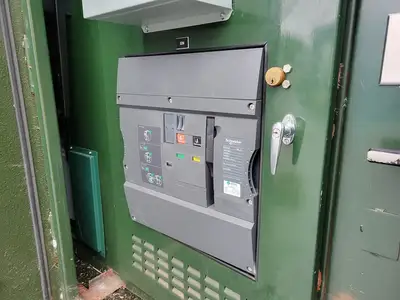 750 kVA Oil-Filled ONAN Transformer, HV. 12470 Delta, LV. 208Y/120 w/ Switchgear