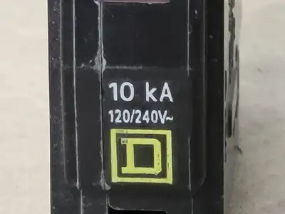 USED SQUARE D QOB120
