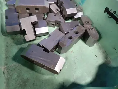 Chuck Jaws