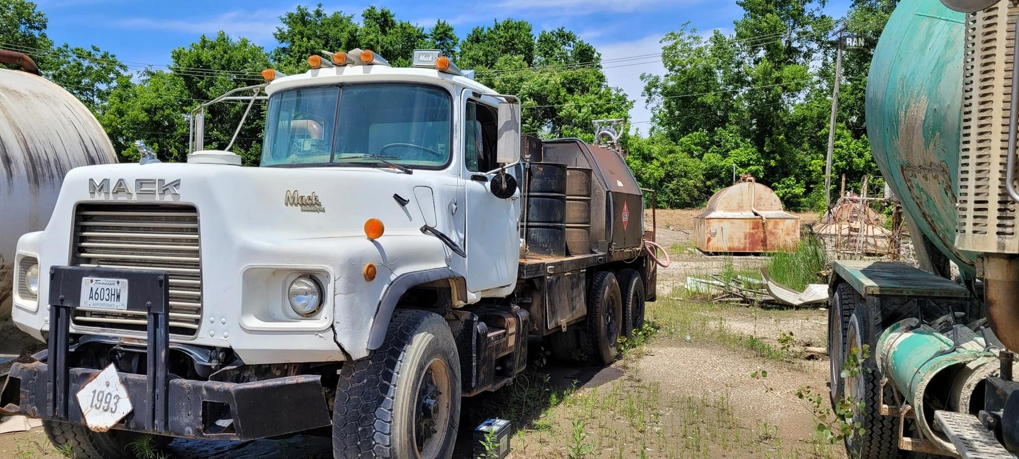 Used 1994 MACK DM690S Fuel & Lube Trucks Tennessee US | Ran Equipment #1403717