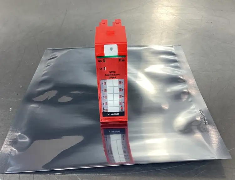 Used Allen-Bradley 1734-OB8S/B Point I/O Safety Output Module PLC Input & Output | Palmetto Automation #1150592