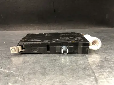 NEW SQUARE D QOB120GFI
