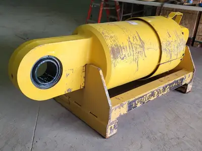 USED KOMATSU EH9423