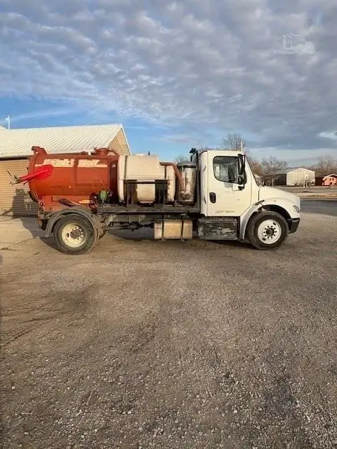 Used 2014 FREIGHTLINER BUSINESS CLASS M2 106 Reefer Trucks Missouri US | Big D Heavy Equipment #1556370
