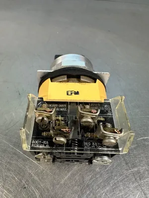 Allen Bradley 800T-J2KE7 Ser. N Seletor Switch 3 Position 800t-Xa/D(4C-39)