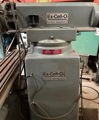 Ex-Cell-O Knee Mill 220V ~ 3ph ~ 2hp w/R8 Collets Vice & Power Tightening (5828)