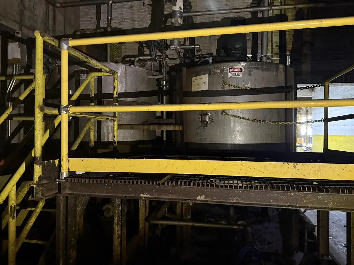USED TANK STAINLESS STEEL