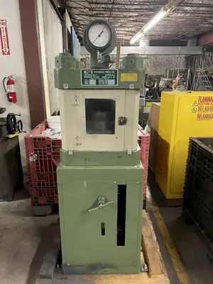 USED M & N 7E100