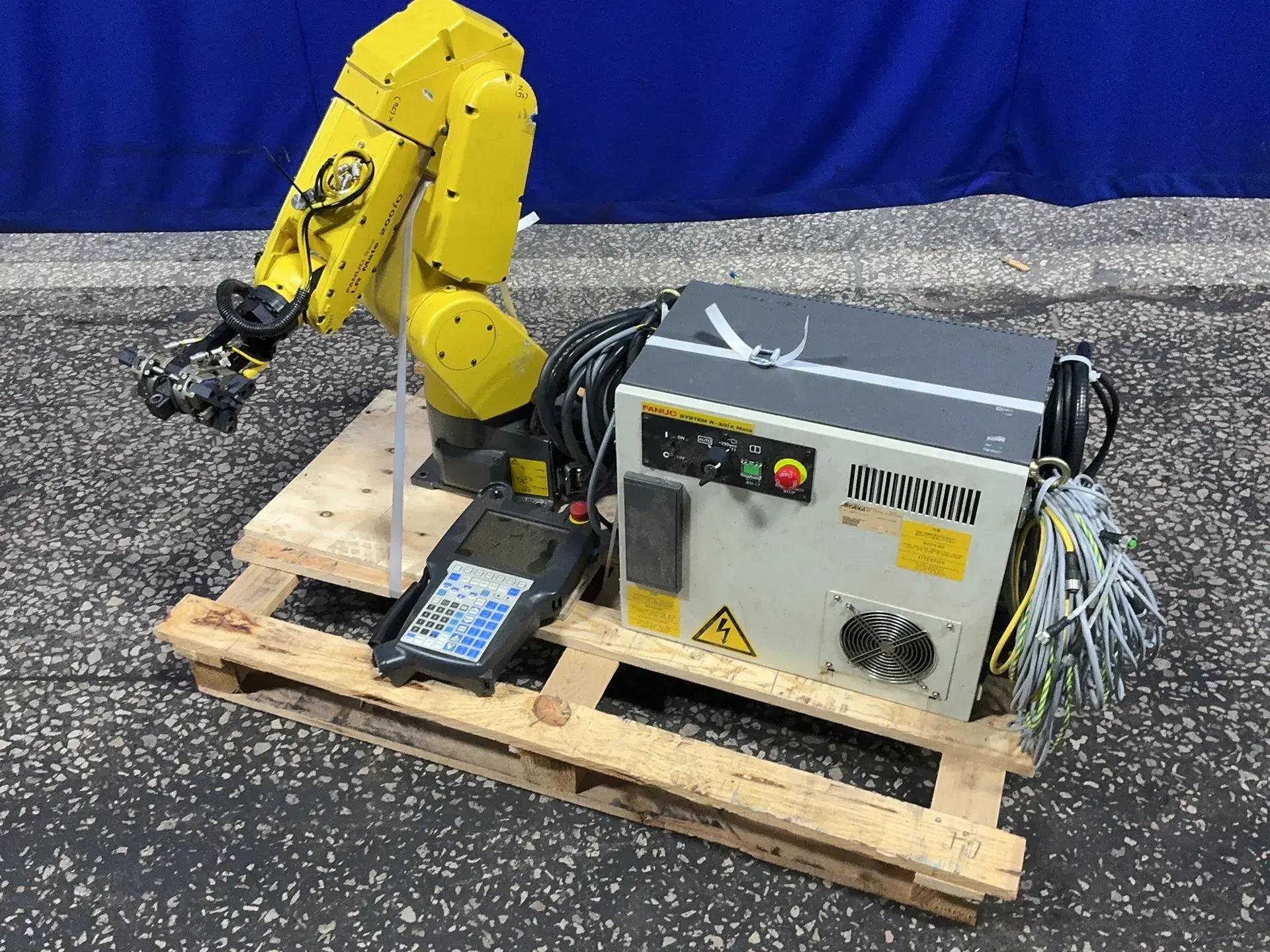 Used 2012 FANUC LR MATE 200IC Robots Ohio US | HGR 24 #1543313
