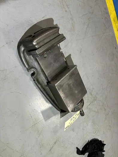 MACHINING CENTER VISE