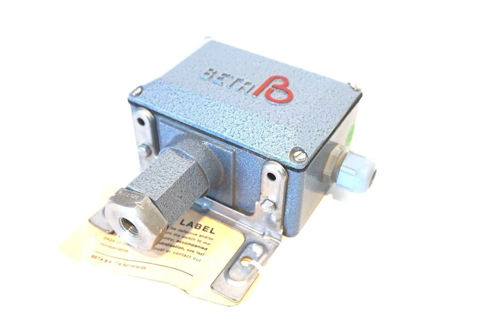 NEW BETA CI-P909H-SIB-BI-KI-C PRESSURE SWITCH CIP909HSIBBKIC