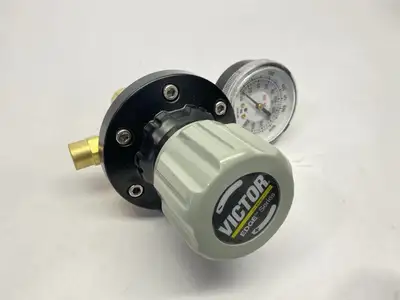USED VICTOR EDGE SERIES CARBON DIOXIDE REGULATOR 0781-5201