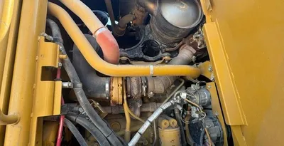 USED 2011 CATERPILLAR 140m2 AWD