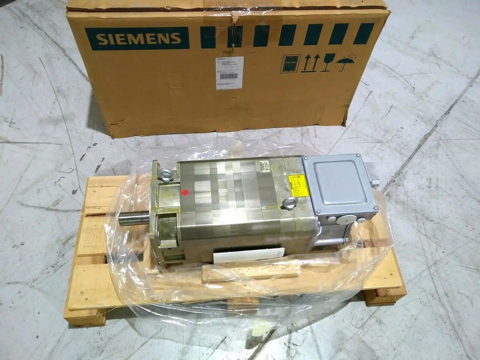 New | in-Stock Siemens SIMOTICS M Compact Induction Motor Servo Motors Michigan US | Maverick Industrial Sales #1465208