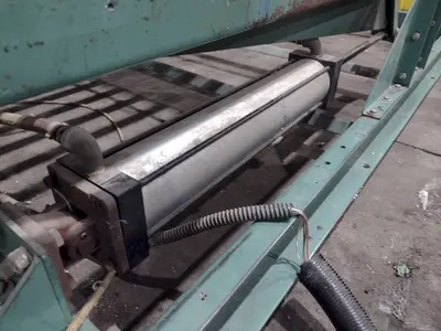 60" x 48" ROACH PNEUMATIC LIFT & TILT UPENDER / TABLE WITH ROLLER CONVEYOR : YOBRO #24710