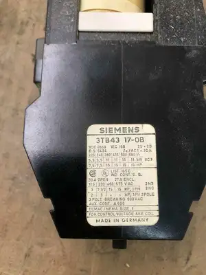 SIEMENS 3TB43 17-OB NEMA Size 1 Contactor 600V 30A AC1 -NIB
