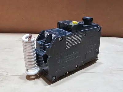 NEW SQUARE D QOB230GFI