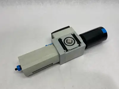 USED FESTO FILTER REGULATOR 526490 W/ DIGITAL SWITCH