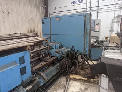 Gidding & Lewis - Injector Drilling Machine