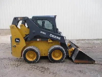 USED 2022 Deere 318G