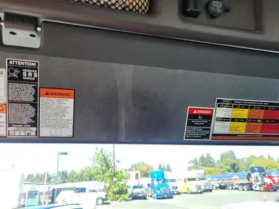 USED 2017 VOLVO VNL64T300