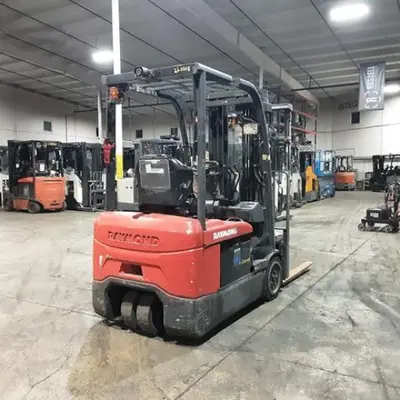 USED 2019 RAYMOND 4460C35S