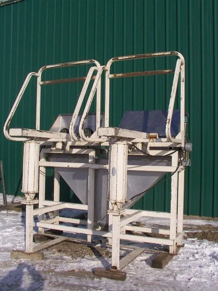 Used _UNKNOWN_ _UNKNOWN_ Bin Dumpers Minnesota US | A&I Equipment #1317921