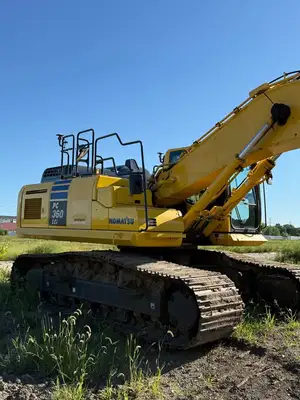 KOMATSU PC360 Excavator | Iron Listing (8)