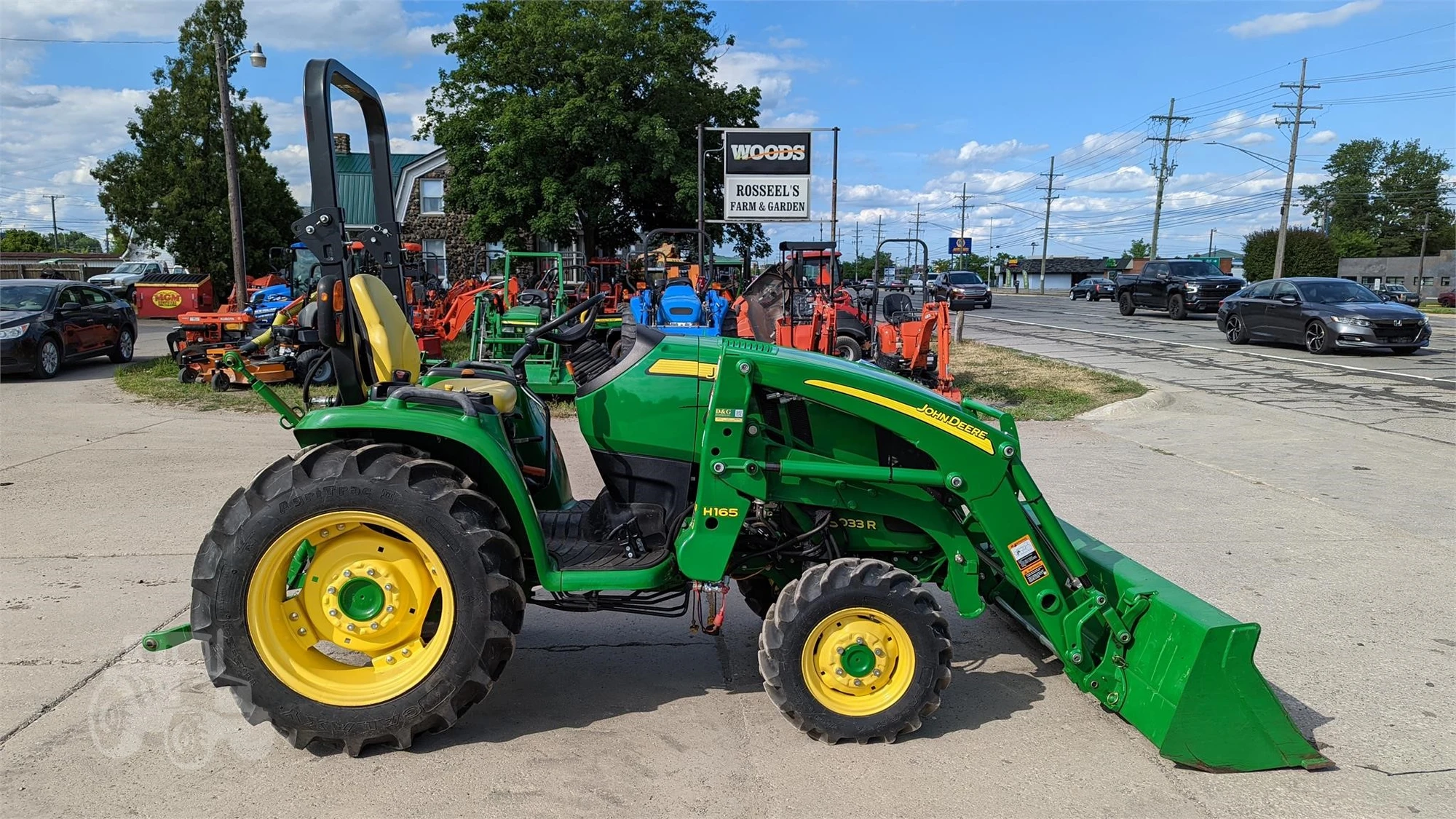 USED 2015 JOHN DEERE 3033R