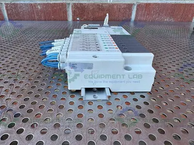 USED SMC EX-140-SDN1 INTERFACE SERIAL UNIT W/ LOT OF 8 SQ1A31Y-5-C4 SOLENOID VALVE